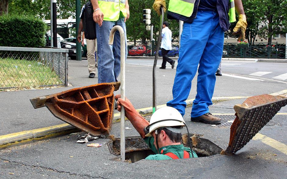 comment déboucher un wc avec une bouteille Boulogne-Billancourt